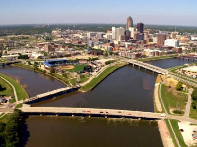 Image of the Des Moines and Racoon Rivers merging.