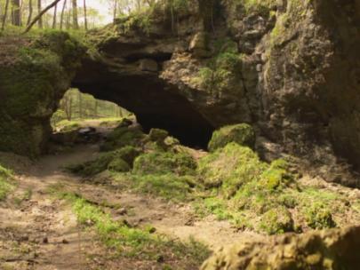 Image of natural bridge rock formation.