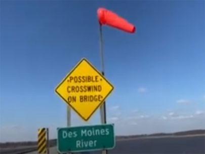 Possible crosswind sign at lake Red Rock